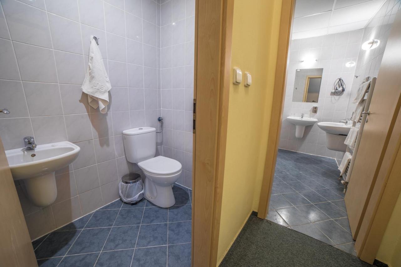 Teledom Hotel Kosice Ngoại thất bức ảnh
