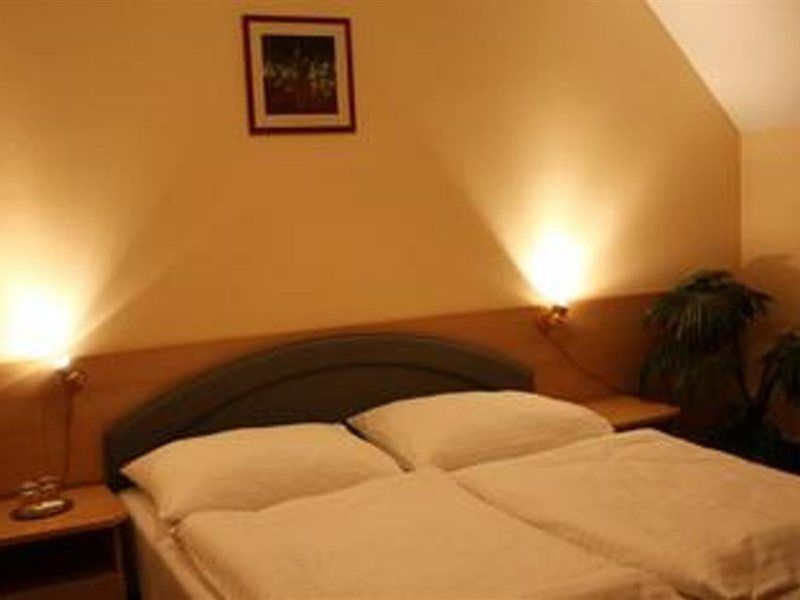 Teledom Hotel Kosice Ngoại thất bức ảnh