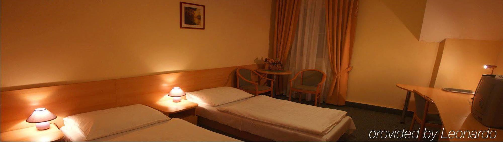 Teledom Hotel Kosice Phòng bức ảnh