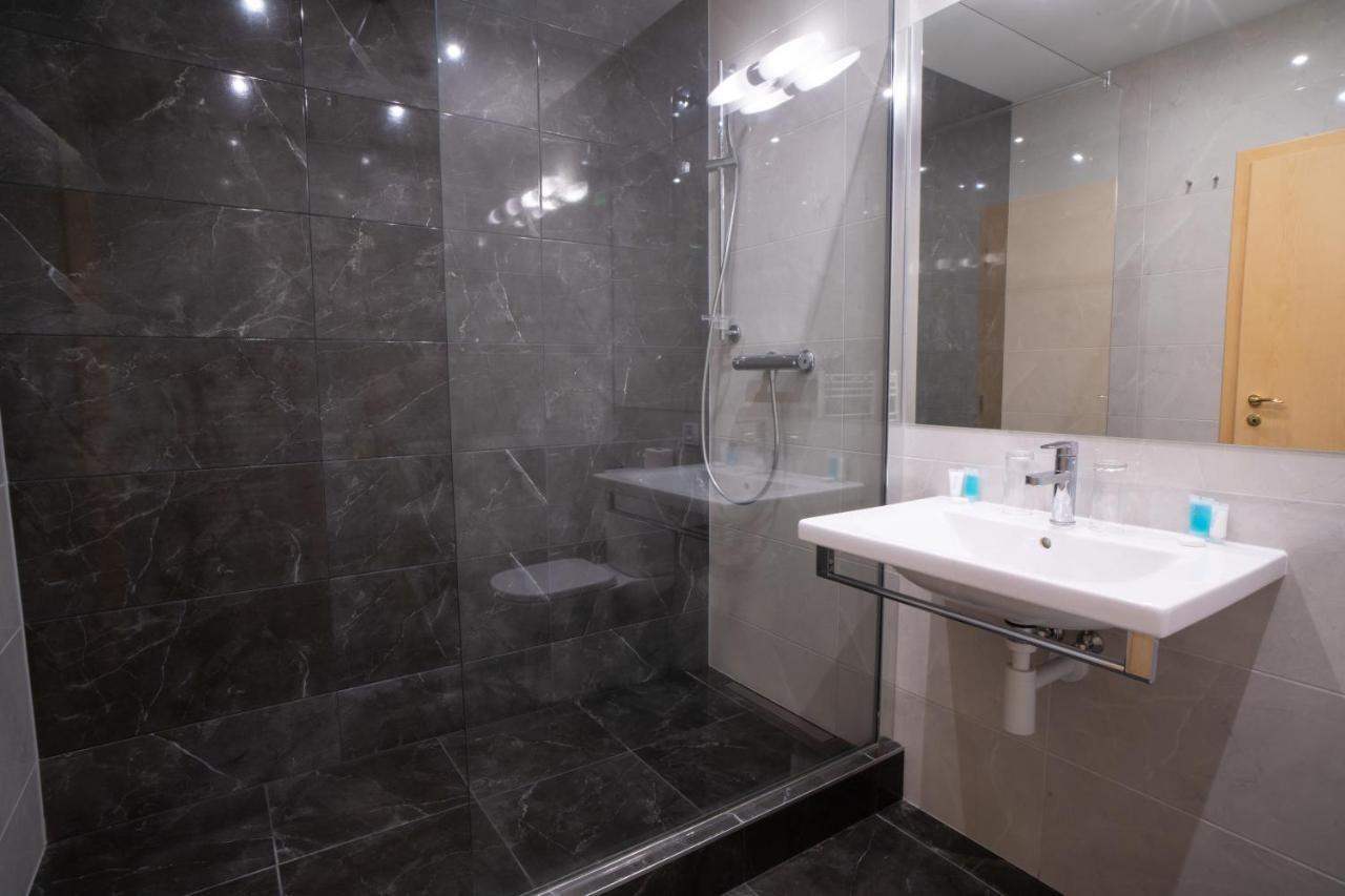 Teledom Hotel Kosice Ngoại thất bức ảnh
