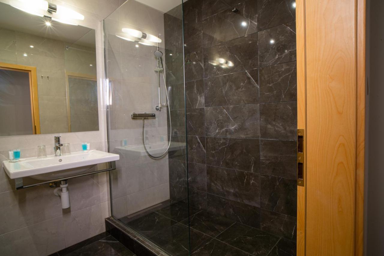 Teledom Hotel Kosice Ngoại thất bức ảnh