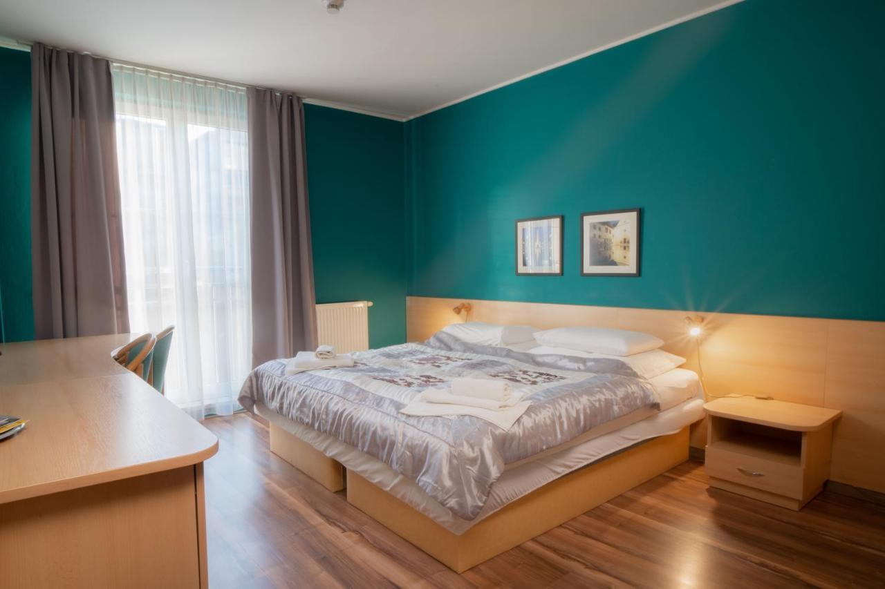 Teledom Hotel Kosice Ngoại thất bức ảnh