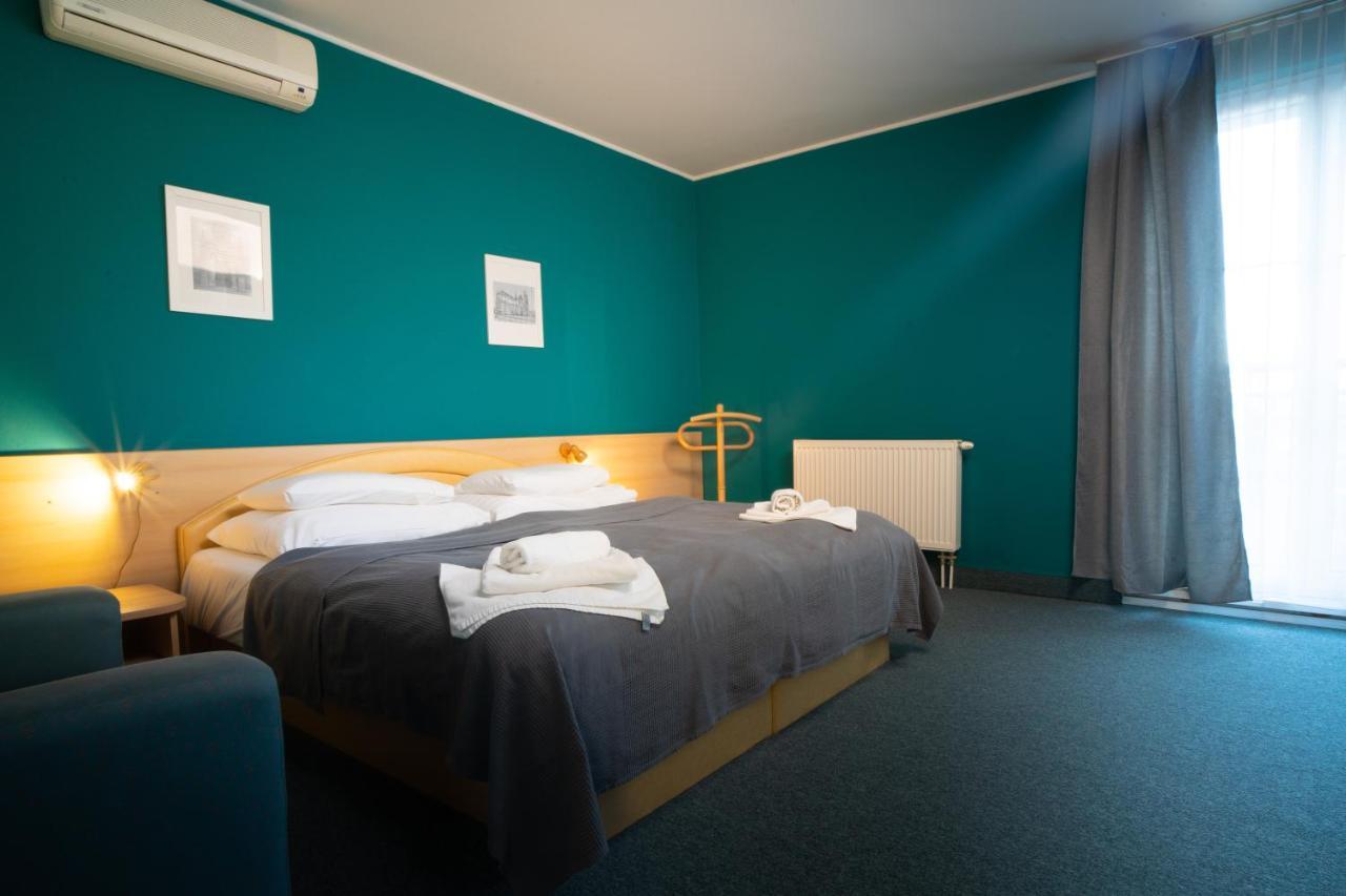 Teledom Hotel Kosice Ngoại thất bức ảnh
